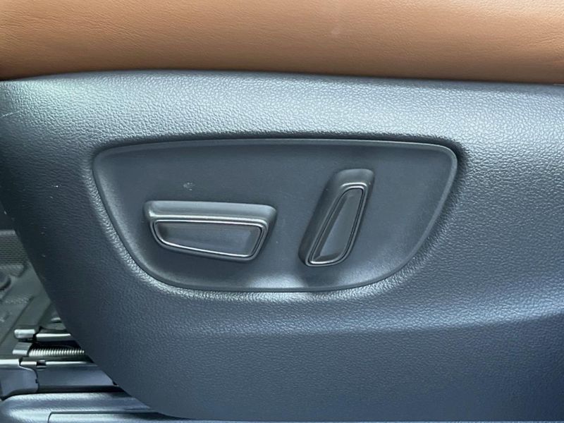2024 Toyota Vellfire Hybrid 6AA-AAHH40W (UW-6a0fc7f99d667)[6]