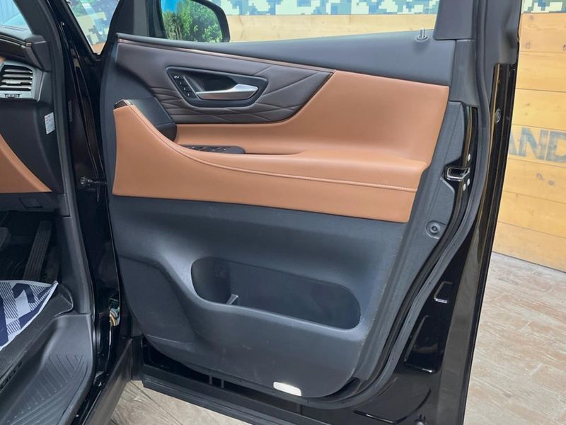 2024 Toyota Vellfire Hybrid 6AA-AAHH40W (UW-6a0fc7f99d667)[16]