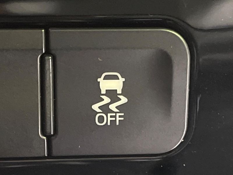 2018 Toyota Prius DAA-ZVW55 (UW-6a0fc9d679f3b)[22]