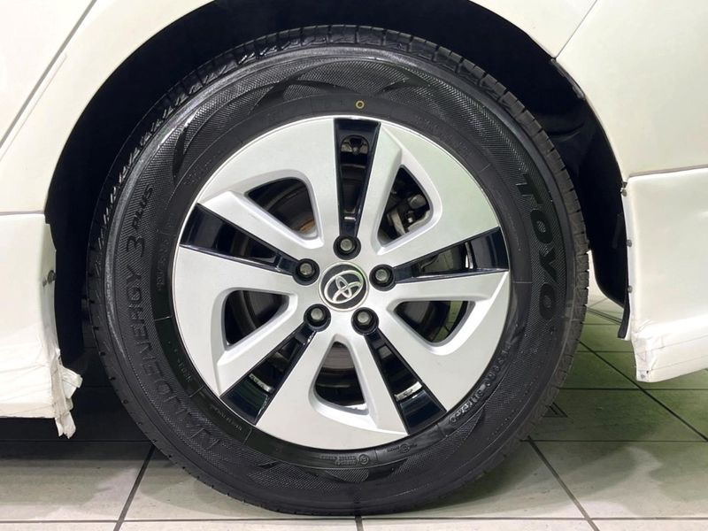 2018 Toyota Prius DAA-ZVW55 (UW-6a0fc9d679f3b)[13]