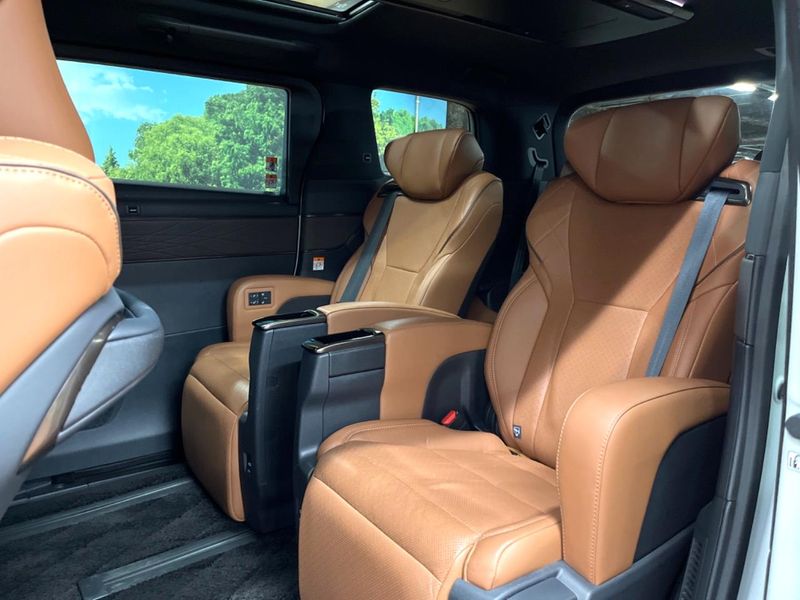 2024 Toyota Vellfire Hybrid 6AA-AAHH40W (UW-6a111997b23b3)[6]