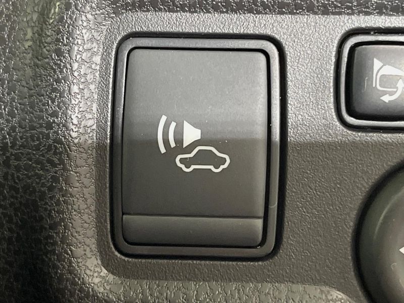 2017 Nissan Note DAA-HE12 (UW-6a111a309ee74)[26]