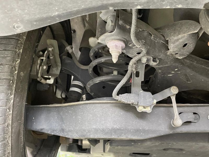 2019 Toyota Prius DAA-ZVW51 (UW-6a111babb1876)[21]