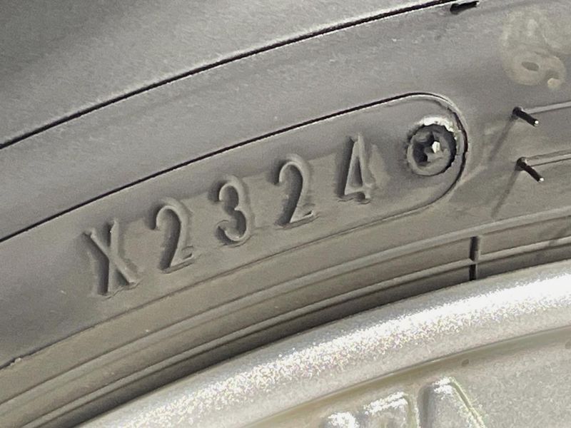 2015 Toyota Aqua DAA-NHP10 (UW-6a126cd9c811c)[6]