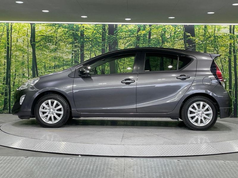 2015 Toyota Aqua DAA-NHP10 (UW-6a126cd9c811c)[19]