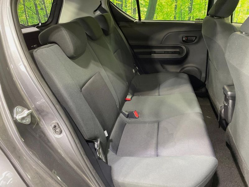 2015 Toyota Aqua DAA-NHP10 (UW-6a126cd9c811c)[29]