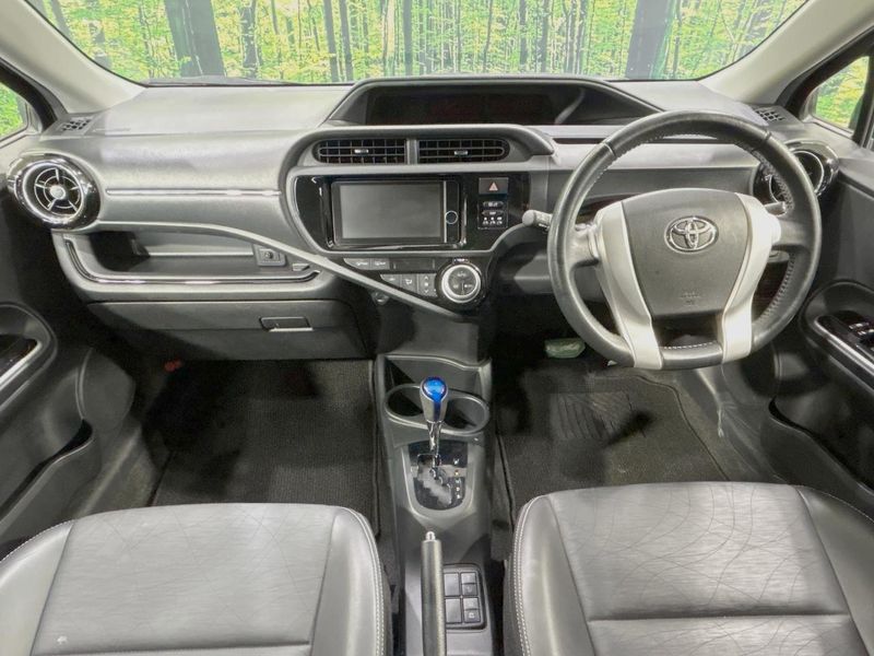 2016 Toyota Aqua DAA-NHP10 (UW-6a126cda2ba53)[19]