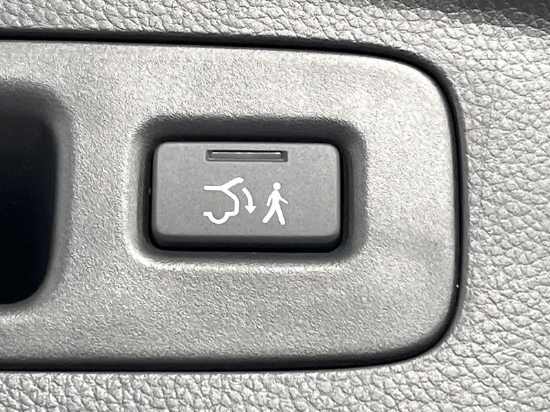 2023 Honda Vezel 6AA-RV5 (UW-6a126cf7b83f9)[15]