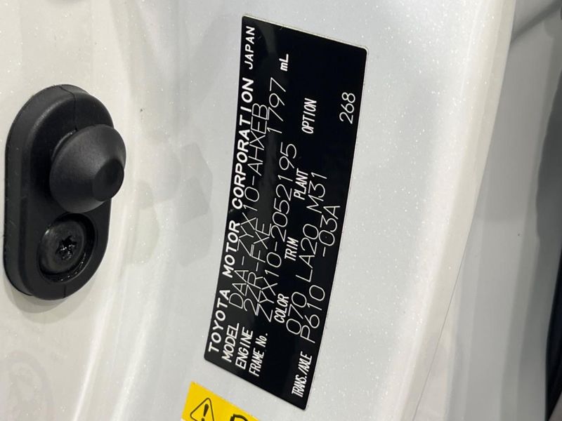 2017 Toyota C-HR DAA-ZYX10 (UW-6a126d652463e)[1]