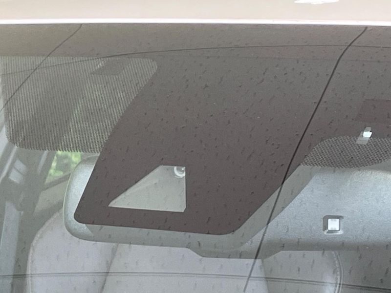 2017 Toyota C-HR DAA-ZYX10 (UW-6a126d652463e)[4]