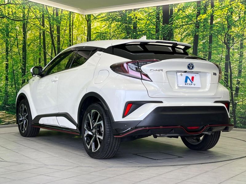 2017 Toyota C-HR DAA-ZYX10 (UW-6a126d652463e)[22]