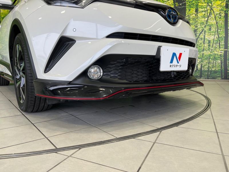 2017 Toyota C-HR DAA-ZYX10 (UW-6a126d652463e)[18]
