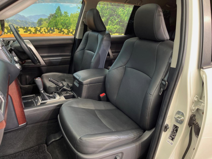 2015 Toyota Land Cruiser Prado LDA-GDJ150W (UW-6a150e948b452)[29]