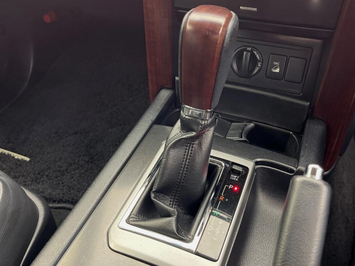 2016 Toyota Land Cruiser Prado LDA-GDJ150W (UW-6a150e94a6a26)[26]