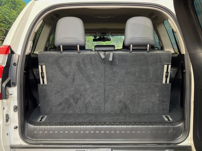 2016 Toyota Land Cruiser Prado LDA-GDJ150W (UW-6a150e94a6a26)[6]