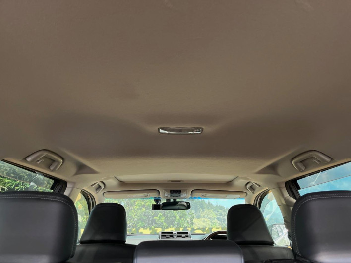 2016 Toyota Land Cruiser Prado LDA-GDJ150W (UW-6a150e94a6a26)[5]