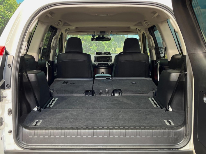 2016 Toyota Land Cruiser Prado LDA-GDJ150W (UW-6a150e94a6a26)[9]