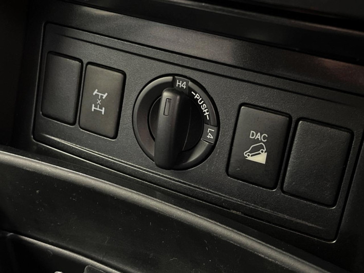 2016 Toyota Land Cruiser Prado LDA-GDJ150W (UW-6a150e94a6a26)[25]