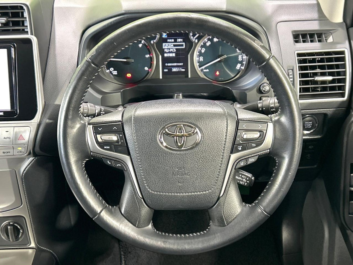 2019 Toyota Land Cruiser Prado LDA-GDJ150W (UW-6a150e95e946b)[29]