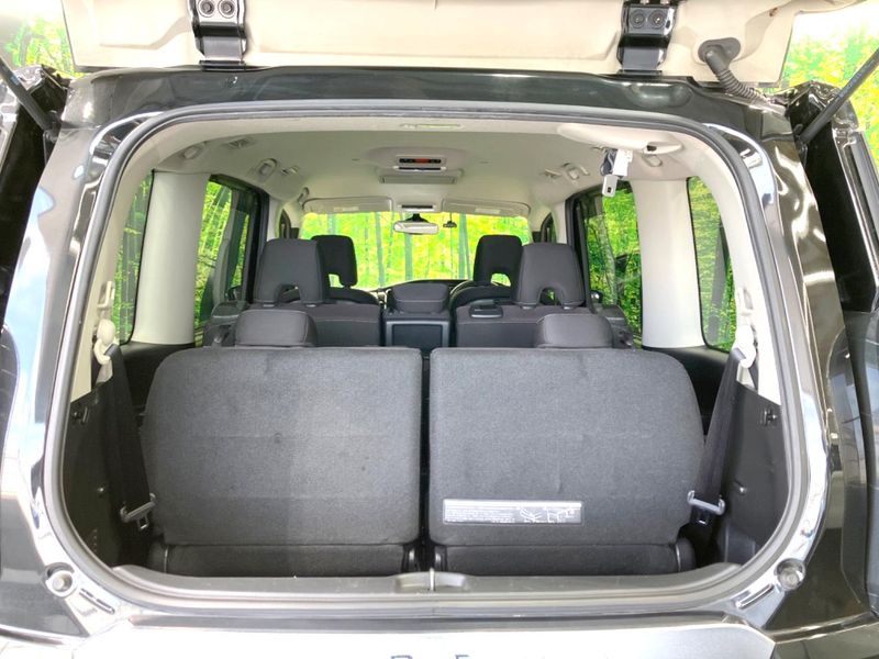 2017 Nissan Serena DAA-GFC27 (UW-6a16600b8d6a8)[26]