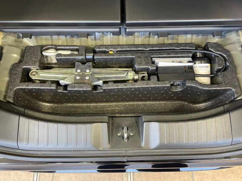 2017 Honda N-BOX CUSTOM DBA-JF3 (UW-6a16604ba9486)[26]