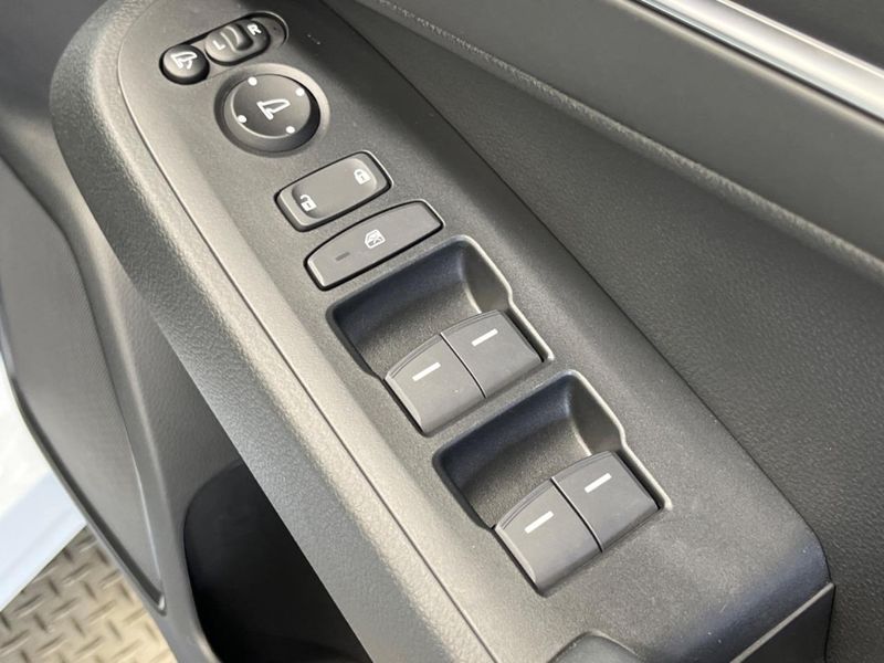 2025 Honda Vezel 6AA-RV5 (UW-6a166143bd25d)[26]