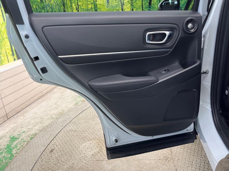 2025 Honda Vezel 6AA-RV5 (UW-6a166143bd25d)[28]