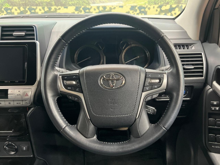 2020 Toyota Land Cruiser Prado 3BA-TRJ150W (UW-6a166151b93a8)[20]