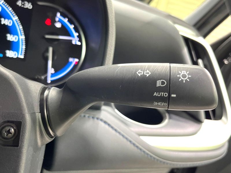 2023 Toyota Voxy 6AA-ZWR95W (UW-6a1661a3808f1)[24]
