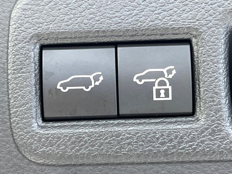 2023 Toyota Harrier Hybrid 6AA-AXUH80 (UW-6a17b164eed6c)[17]