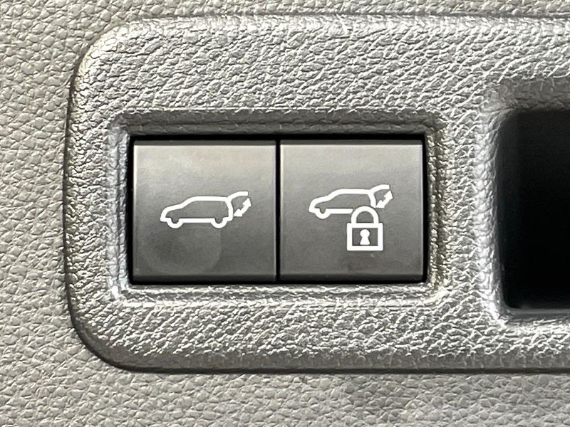 2024 Toyota Harrier Hybrid 6AA-AXUH80 (UW-6a17b166e93f6)[12]