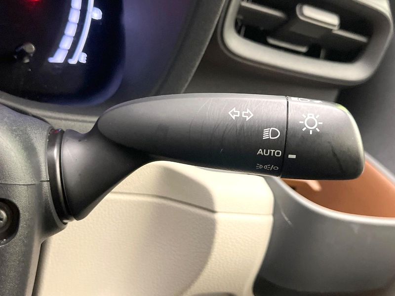 2023 Toyota Sienta 5BA-MXPC10G (UW-6a17b2b1608d4)[28]