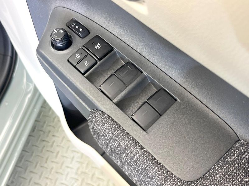 2023 Toyota Sienta 5BA-MXPC10G (UW-6a17b2b1608d4)[19]