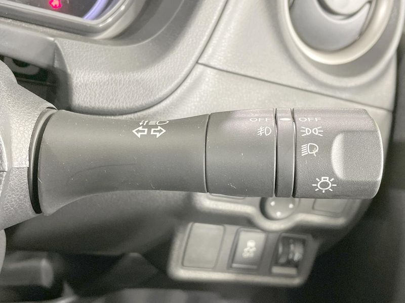 2013 Nissan Note DBA-NE12 (UW-6a17b2d6d6216)[26]