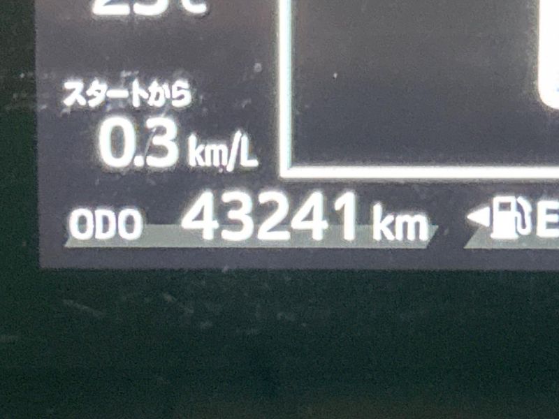 2017 Toyota Aqua DAA-NHP10 (UW-6a17b2deaee2c)[2]