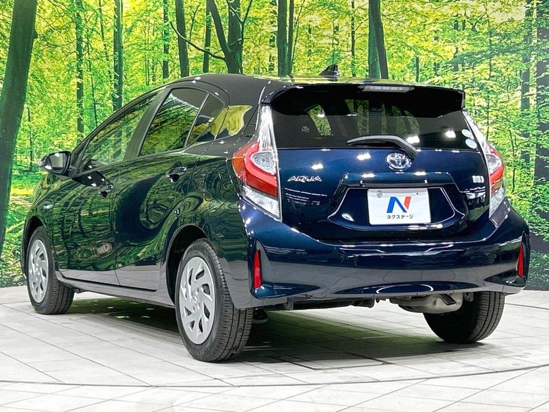 2017 Toyota Aqua DAA-NHP10 (UW-6a17b2deaee2c)[12]