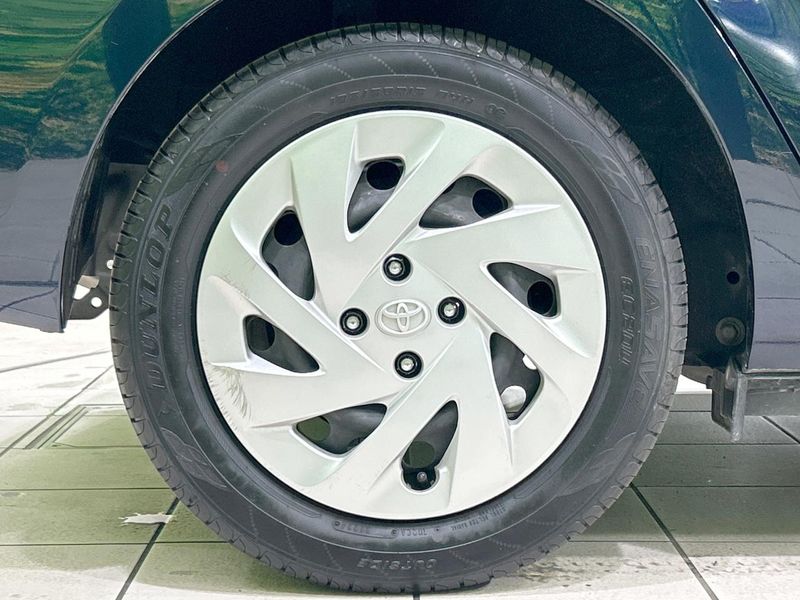 2017 Toyota Aqua DAA-NHP10 (UW-6a17b2deaee2c)[14]