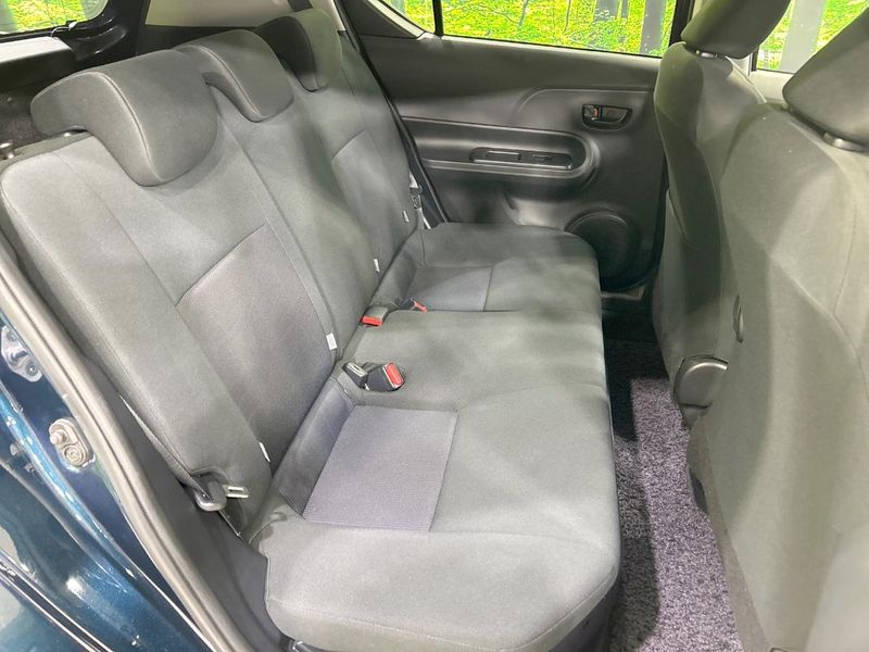 2017 Toyota Aqua DAA-NHP10 (UW-6a17b2deaee2c)[22]