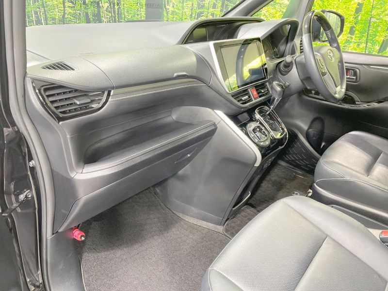 2018 Toyota Esquire DBA-ZRR85G (UW-6a17b347c5976)[24]