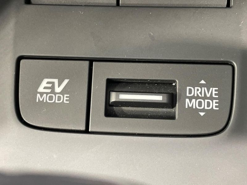 2023 Toyota Harrier Hybrid 6AA-AXUH80 (UW-6a190328215ad)[13]