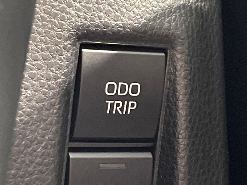 2023 Toyota Harrier Hybrid 6AA-AXUH80 (UW-6a190328215ad)[26]
