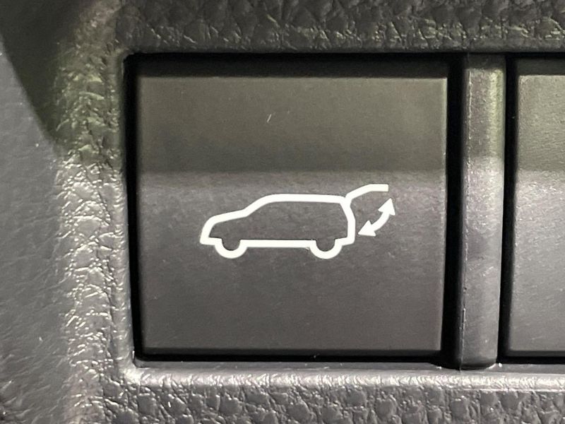 2023 Toyota Harrier Hybrid 6AA-AXUH80 (UW-6a190328215ad)[17]
