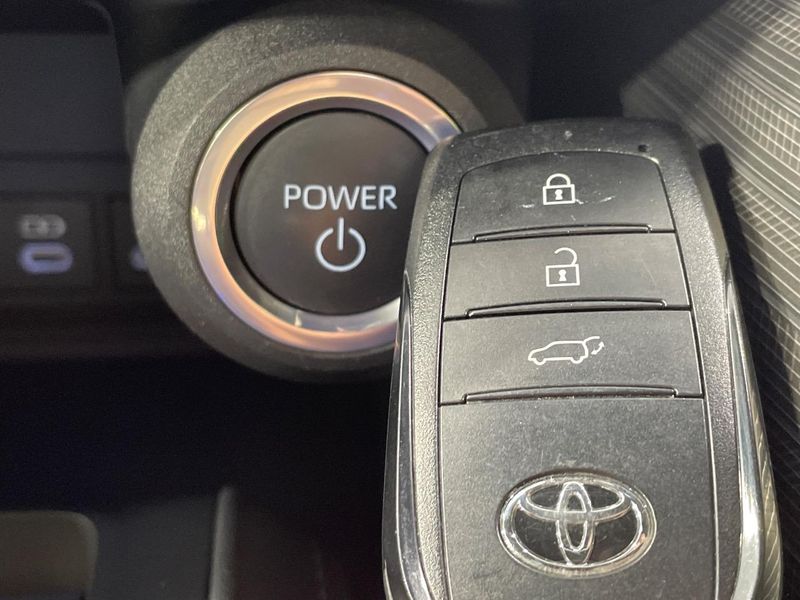 2023 Toyota Harrier Hybrid 6AA-AXUH80 (UW-6a190328215ad)[21]