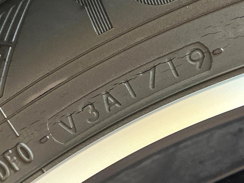 2019 Toyota RAV4 6BA-MXAA54 (UW-6a19047d39616)[7]