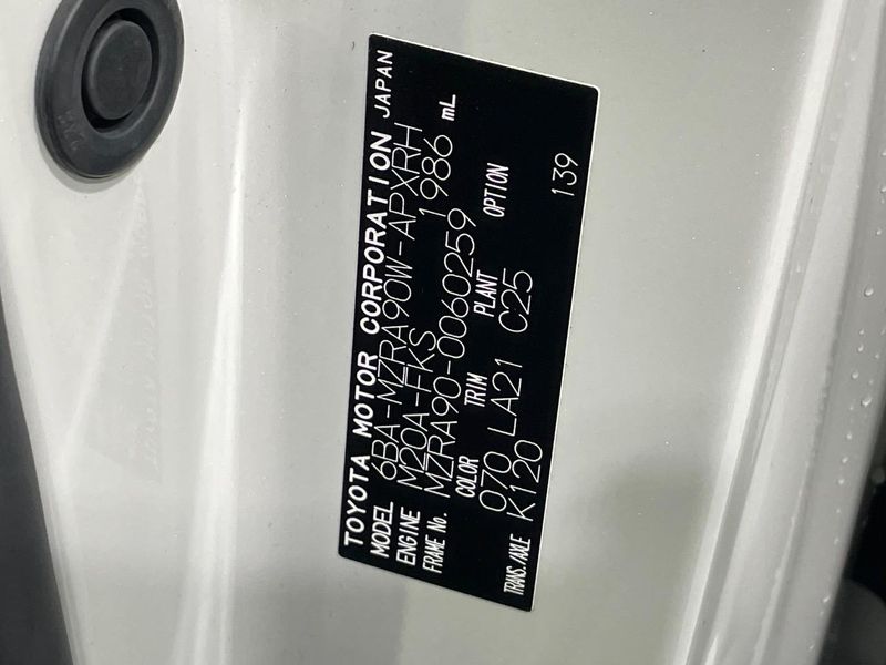 2023 Toyota Noah 6BA-MZRA90W (UW-6a1904a66b1a7)[1]