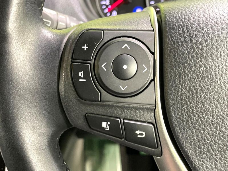 2019 Toyota Voxy DBA-ZRR80W (UW-6a19052ec2ac4)[29]