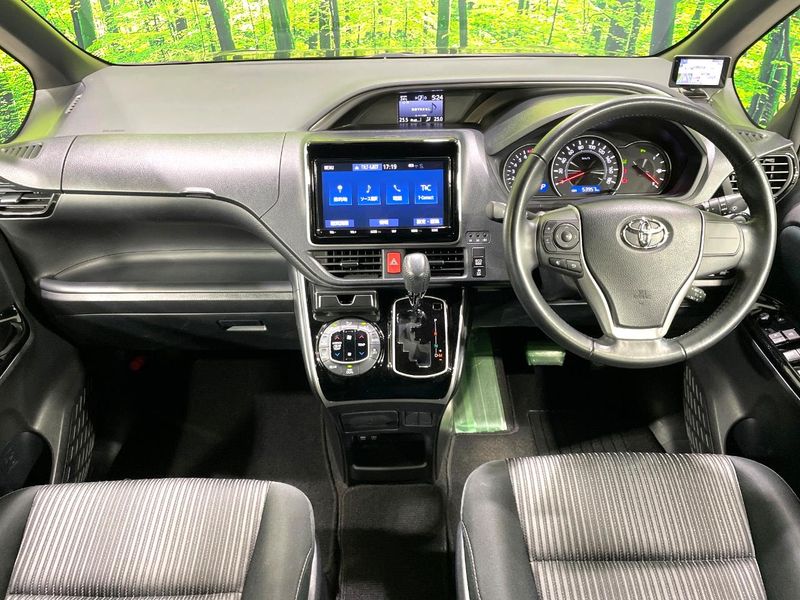 2019 Toyota Voxy DBA-ZRR80W (UW-6a19052ec2ac4)[19]