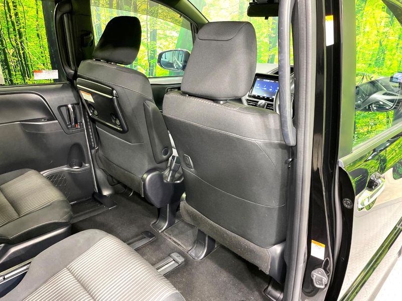 2019 Toyota Voxy DBA-ZRR80W (UW-6a19052ec2ac4)[15]