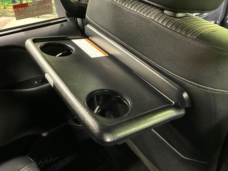 2019 Toyota Voxy DBA-ZRR80W (UW-6a19052ec2ac4)[18]
