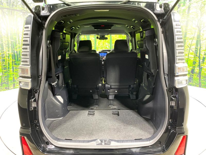 2019 Toyota Voxy DBA-ZRR80W (UW-6a19052ec2ac4)[13]